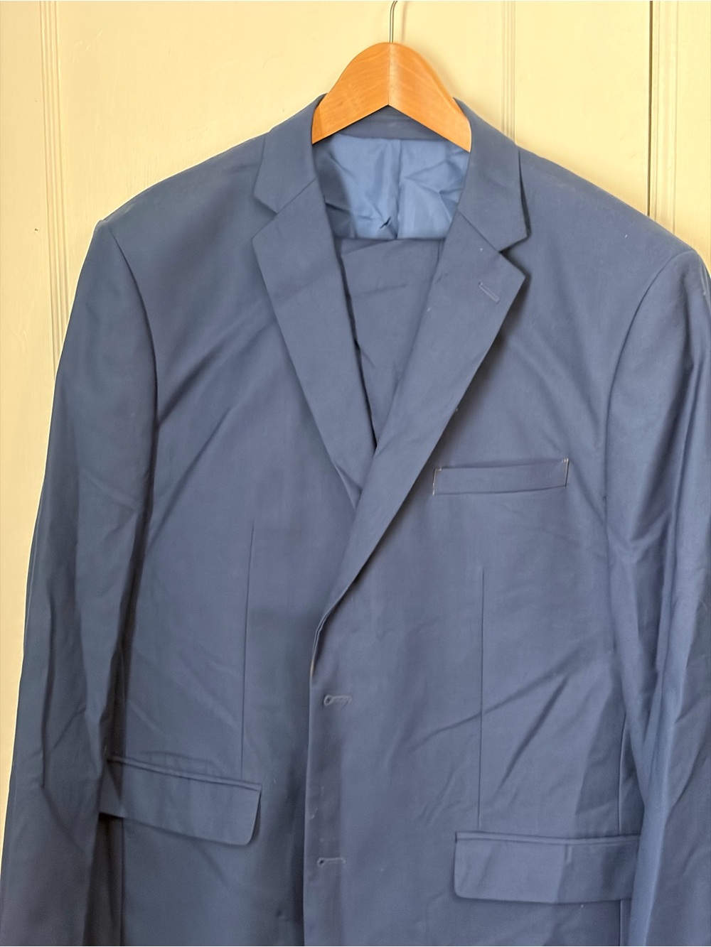 Men's Tailored Navy Suit Jacket - Classic Two-Button 46 R pants 40 W
